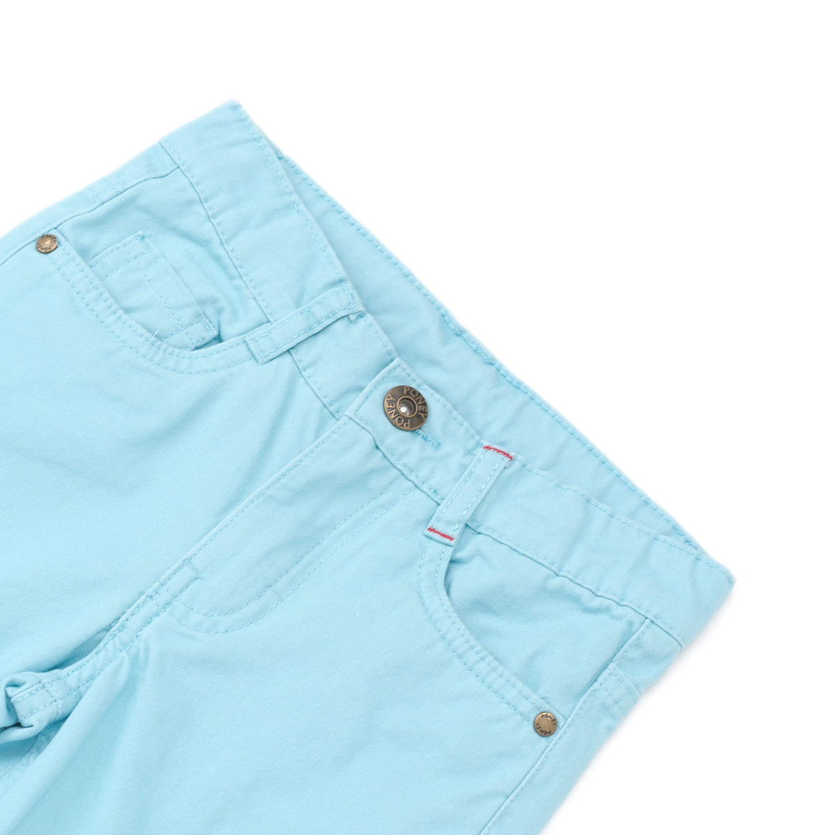 Pool Blue cropped pants, two front and back pockets. Adjustable button on the inner lining. Button and zipper front fastening. Poney logo embroidered