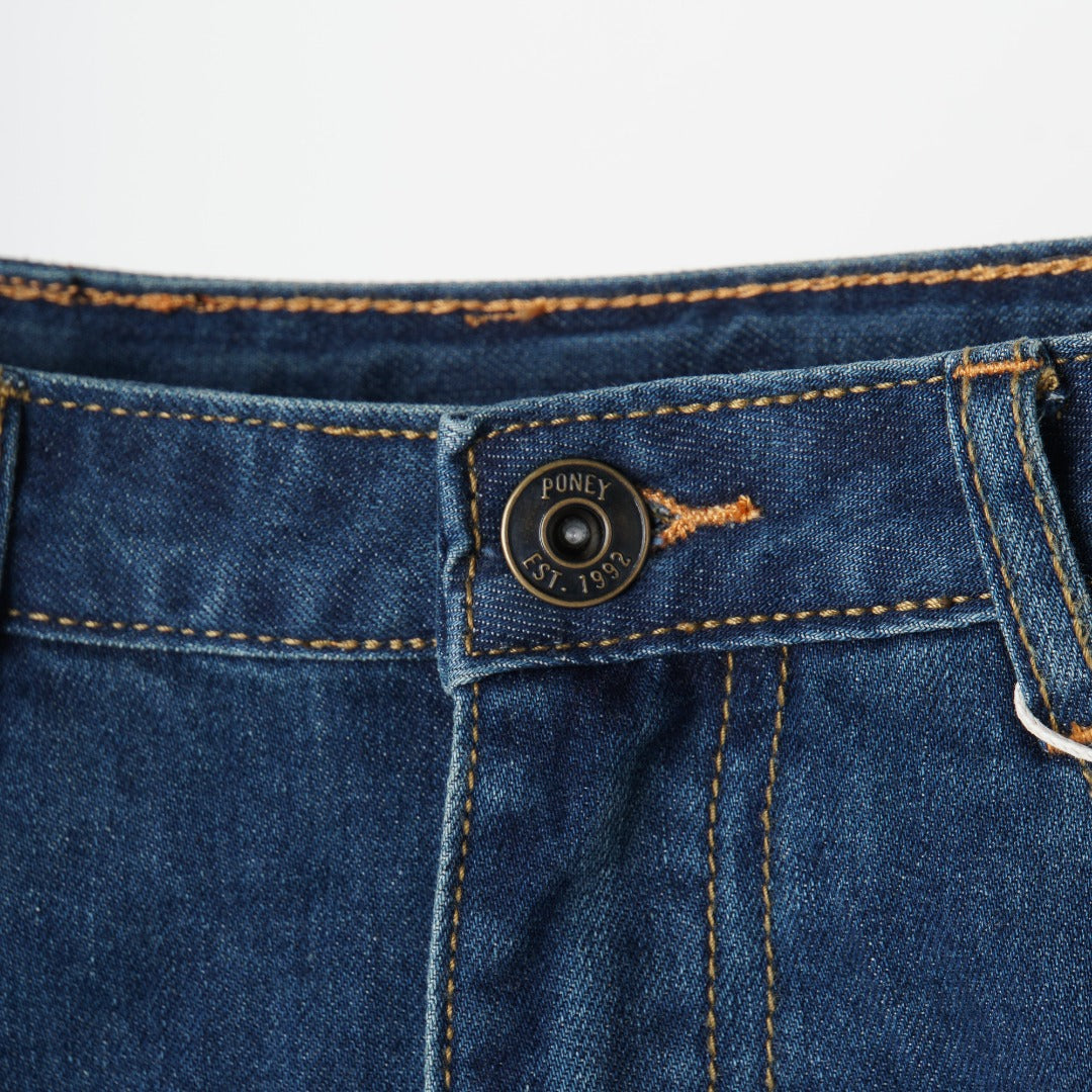Rugged Ripped Jeans, Front and Back Pockets, Front Zipper, Embroidered Logo and Back Logo Tag. Button Fastening